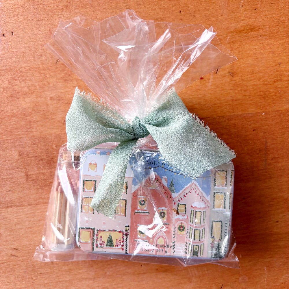 Gingerbread & Vanilla Candle Tin w/Mini Matches