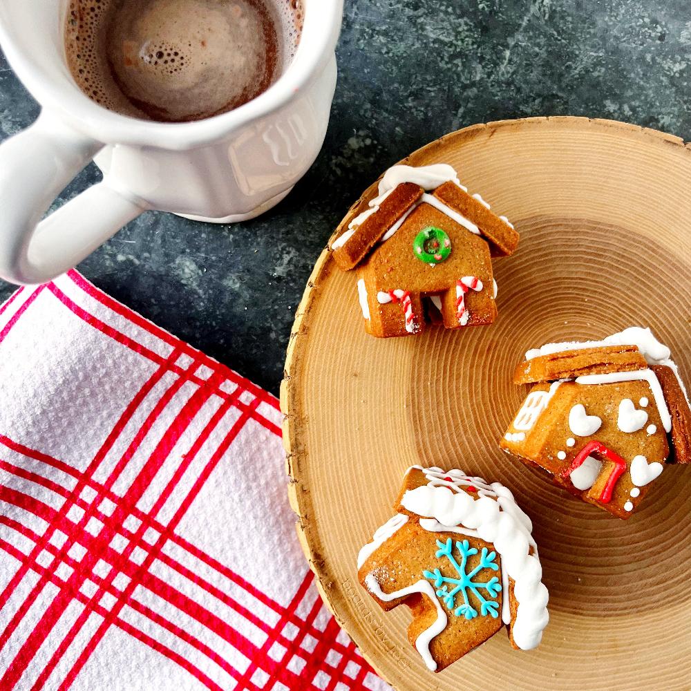 Gingerbread House Mug Topper