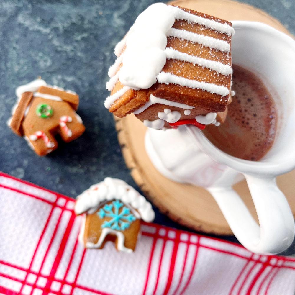 Gingerbread House Mug Topper