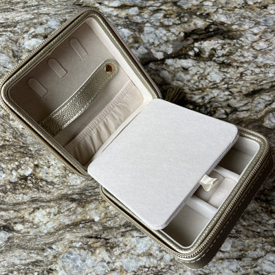 leah zippered jewelry case on barquegifts.com