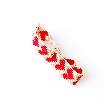 heart beaded bracelet on barqugifts.com