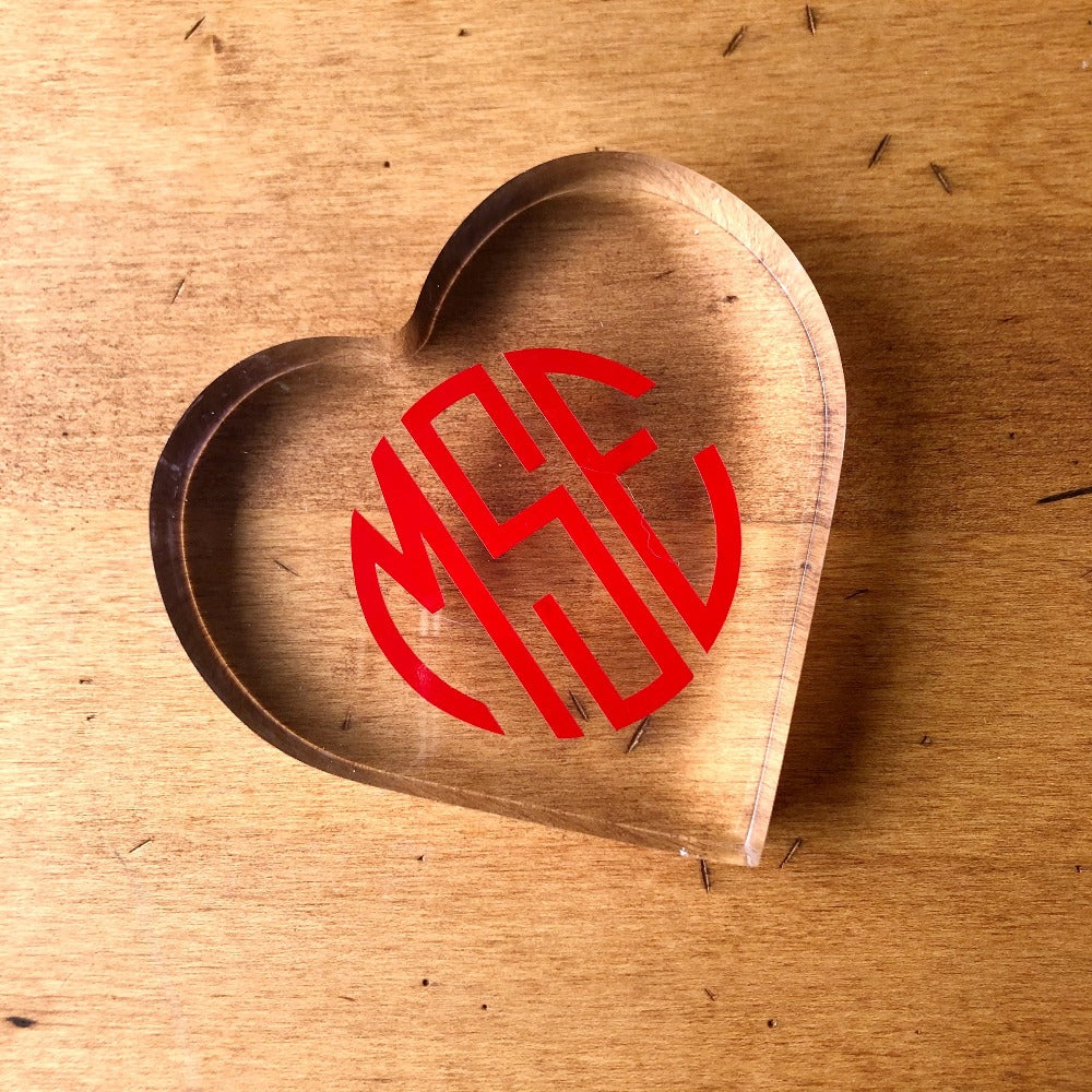acrylic heart paper weight on barquegifts.com