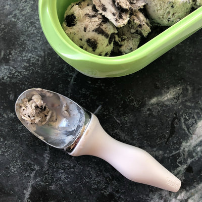 white ice cream scoop on barquegifts.com