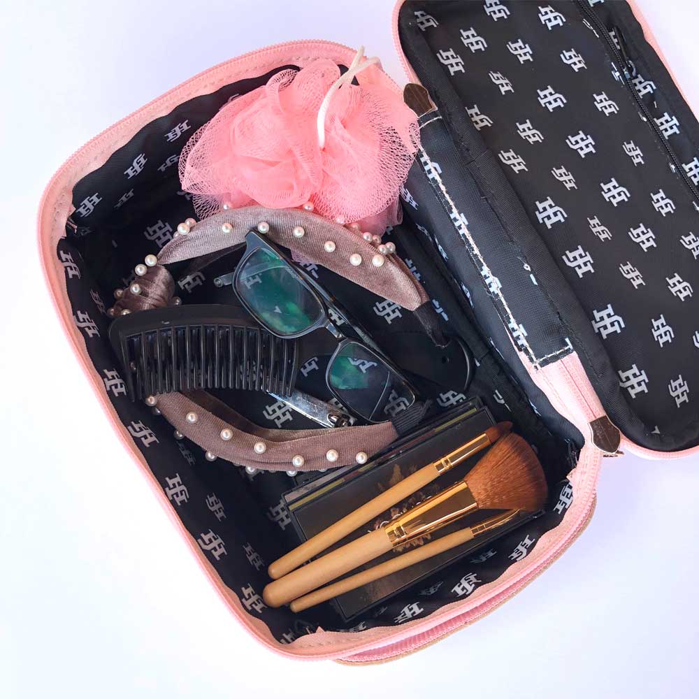 Large Travel Kit at barquegifts.com