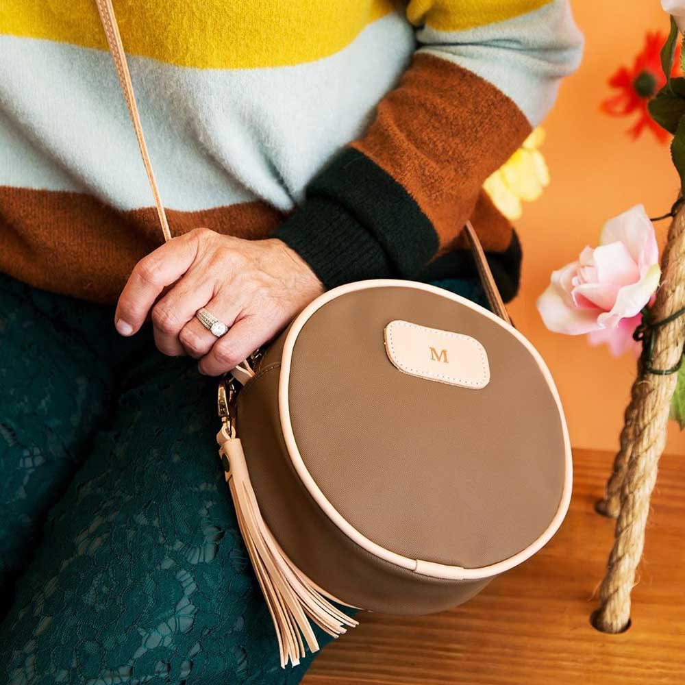 Luna Crossbody at barquegifts.com